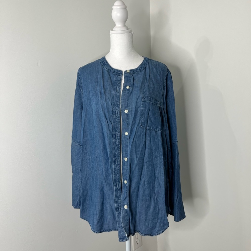 Banana Republic Denim Button Down Boyfriend Fit Women Shirt